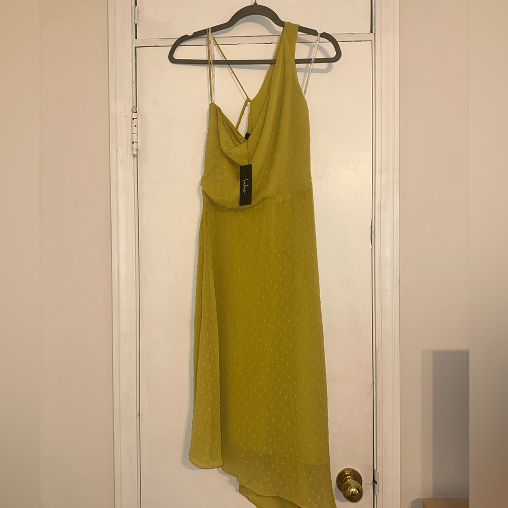 Lulus asymmetrical yellow dress. New with tags size medium